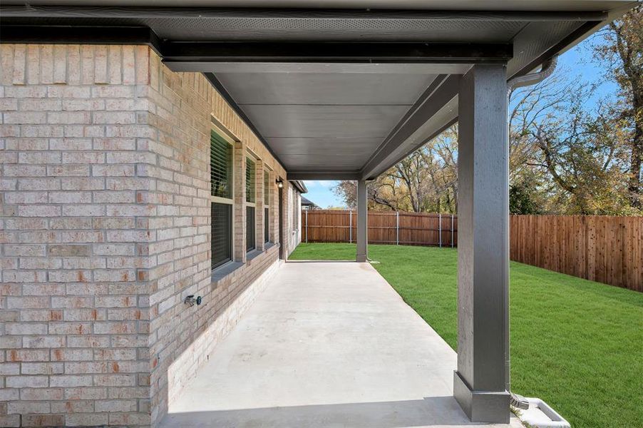 Exterior details and patio area of a home in Forest Park, Princeton (Image 4).