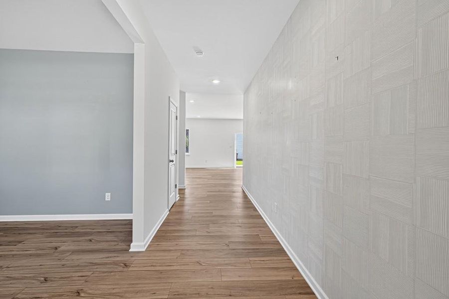 Spacious, unfurnished interior of a new home in Buice Lake, Acworth (Image 36).