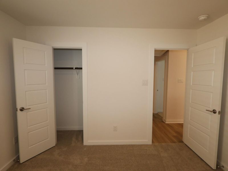 Spacious, unfurnished interior of a new home in Summerview, Fulshear (Image 29). Spacious, unfurnished interior of a new home in Summerview, Fulshear (Image 29).