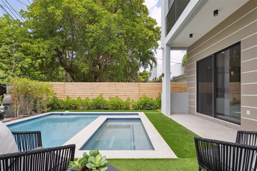 Exterior details and patio area of a home in , Miami (Image 4).