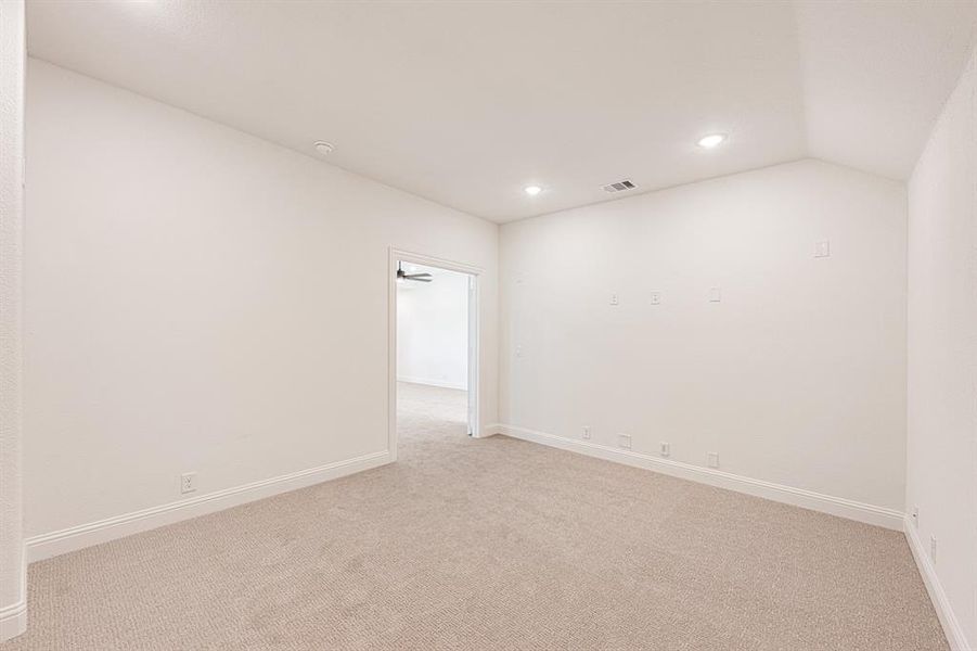 Spacious, unfurnished interior of a new home in Windsong Ranch Classic 61, Prosper (Image 25). Spacious, unfurnished interior of a new home in Windsong Ranch Classic 61, Prosper (Image 25).