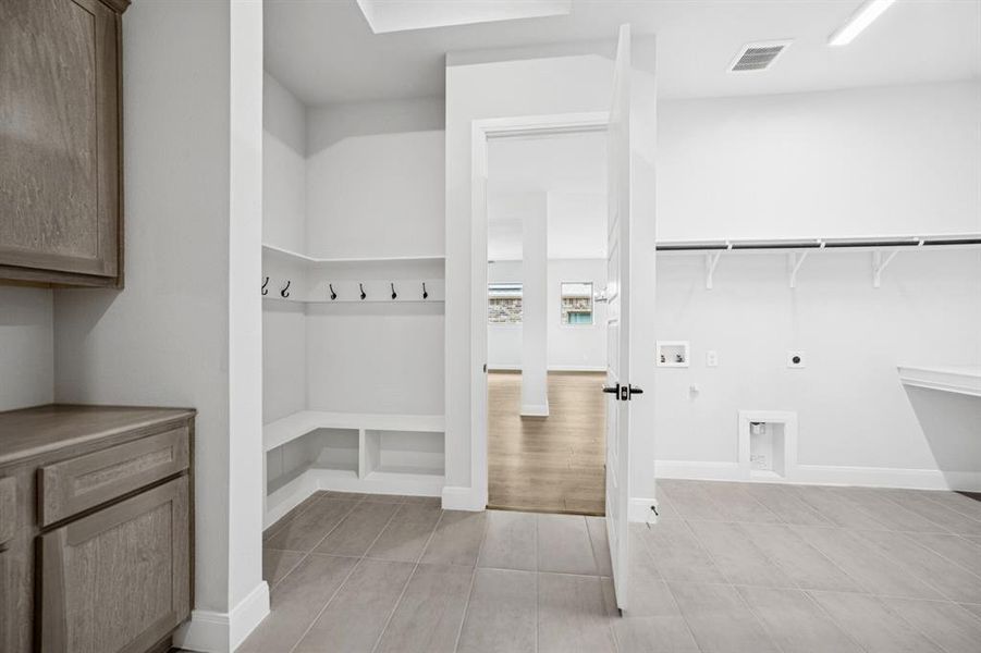 Furnished interior view inside a new home in Monterra - Classics, Fate (Image 5).