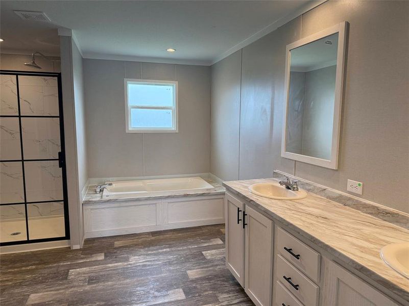 Furnished interior view inside a new home in , Weatherford (Image 5).