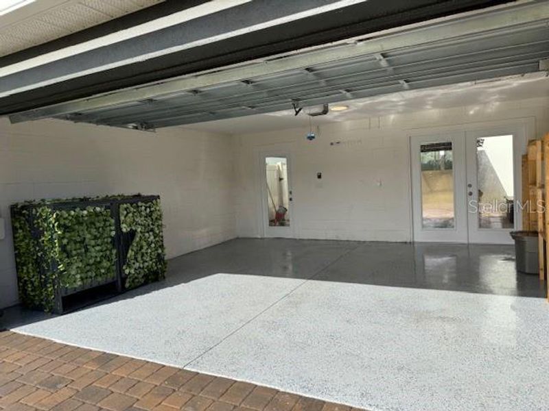 Exterior details and patio area of a home in , Winter Garden (Image 33).