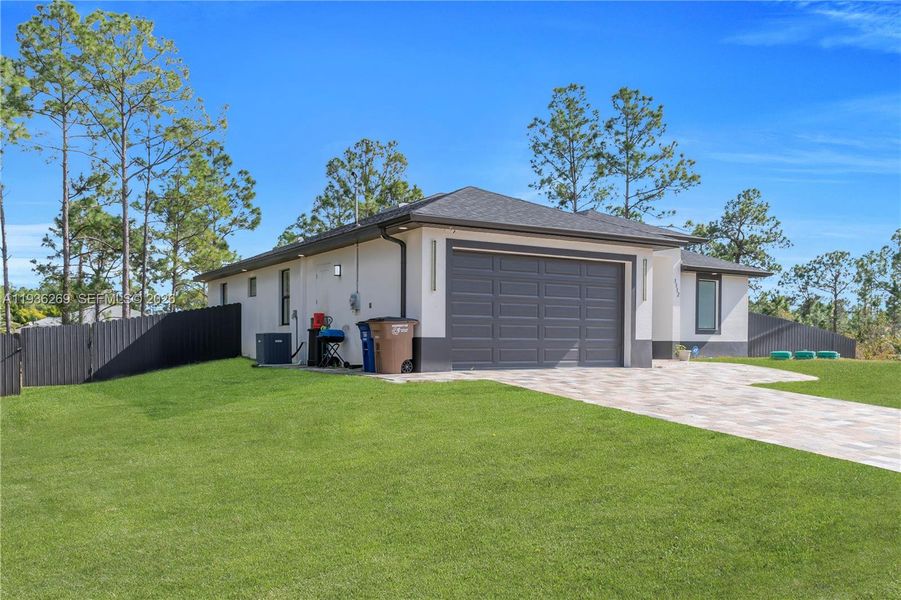 Exterior details and patio area of a home in , Lehigh Acres (Image 23).