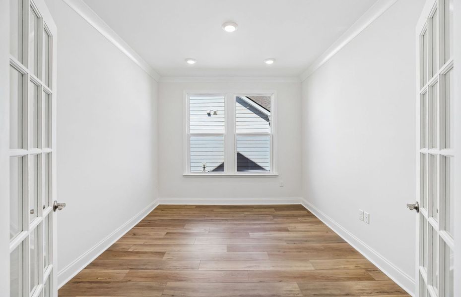 Spacious, unfurnished interior of a new home in Del Webb Southern Harmony, Murfreesboro (Image 34).