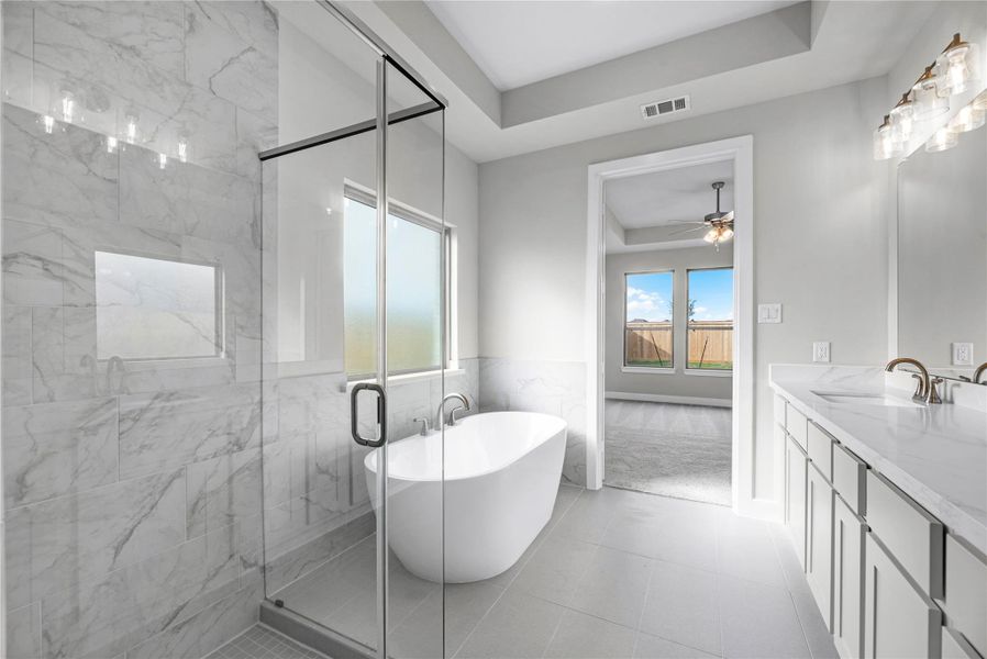 Representative image. Features, selections and colors may vary. Representative image. Features, selections and colors may vary.