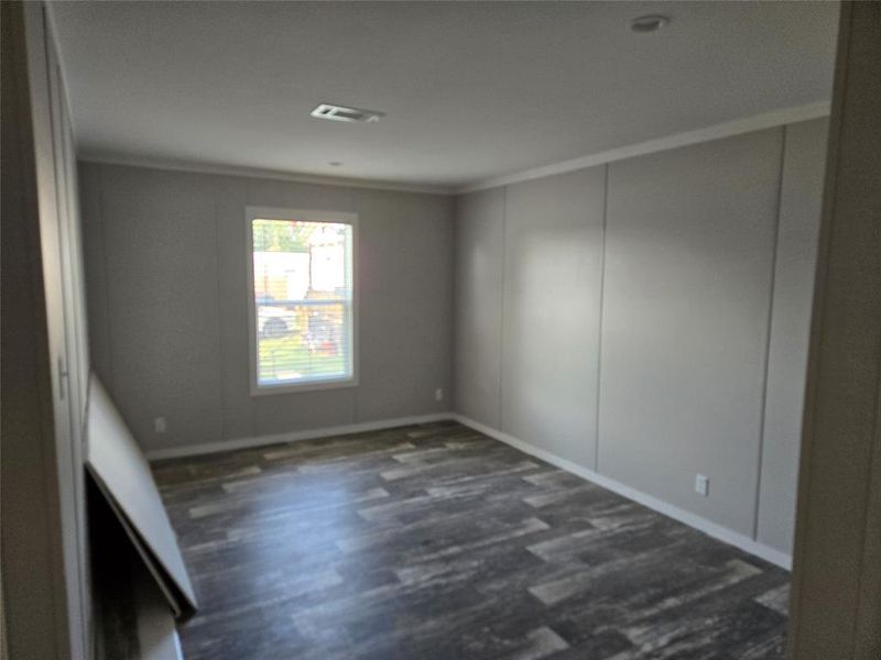 Spacious, unfurnished interior of a new home in , Pelican Bay (Image 13).