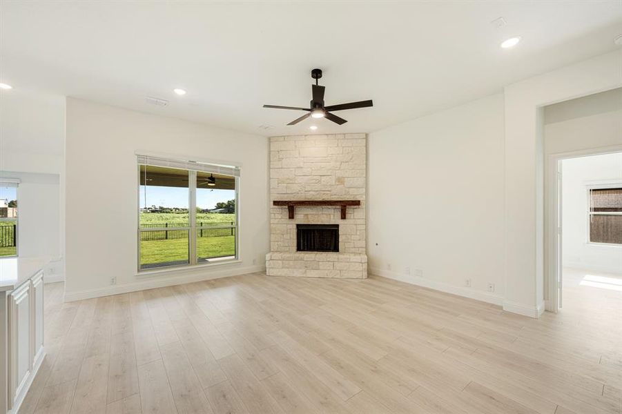 Spacious, unfurnished interior of a new home in Silo Mills Classic 70, Joshua (Image 17). Spacious, unfurnished interior of a new home in Silo Mills Classic 70, Joshua (Image 17).