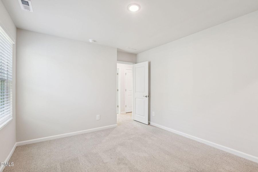 34-web-or-mls-Raleigh - Oak Manor - 145