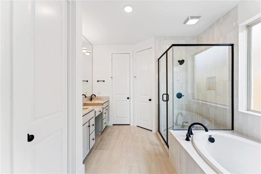 Furnished interior view inside a new home in Cross Creek Ranch 45' 70', Fulshear (Image 15).