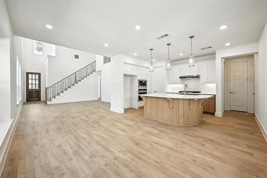 Spacious, unfurnished interior of a new home in Pecan Square: 40ft. lots, Northlake (Image 18). Spacious, unfurnished interior of a new home in Pecan Square: 40ft. lots, Northlake (Image 18).