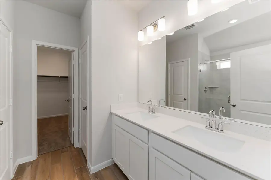 Furnished interior view inside a new home in Sunrise Cove, Texas City (Image 9).
