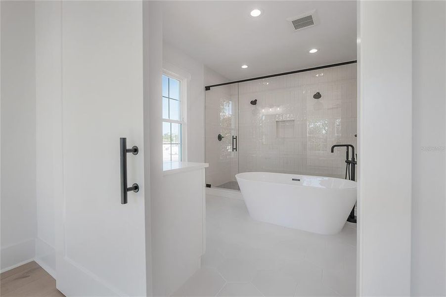 Furnished interior view inside a new home in , Tampa (Image 17).