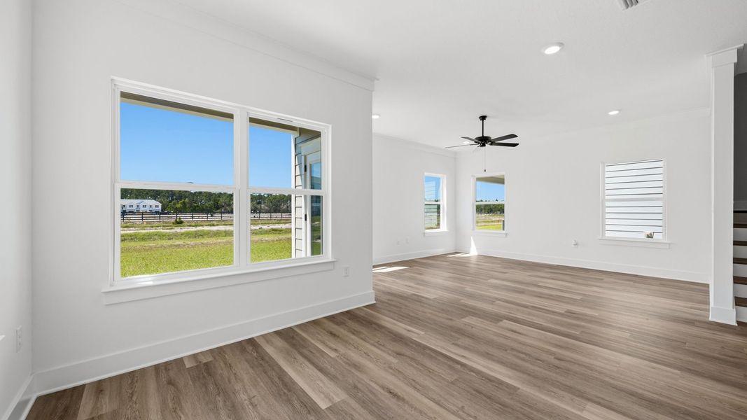 Spacious, unfurnished interior of a new home in Colonial East, Panama City Beach (Image 20). Spacious, unfurnished interior of a new home in Colonial East, Panama City Beach (Image 20).