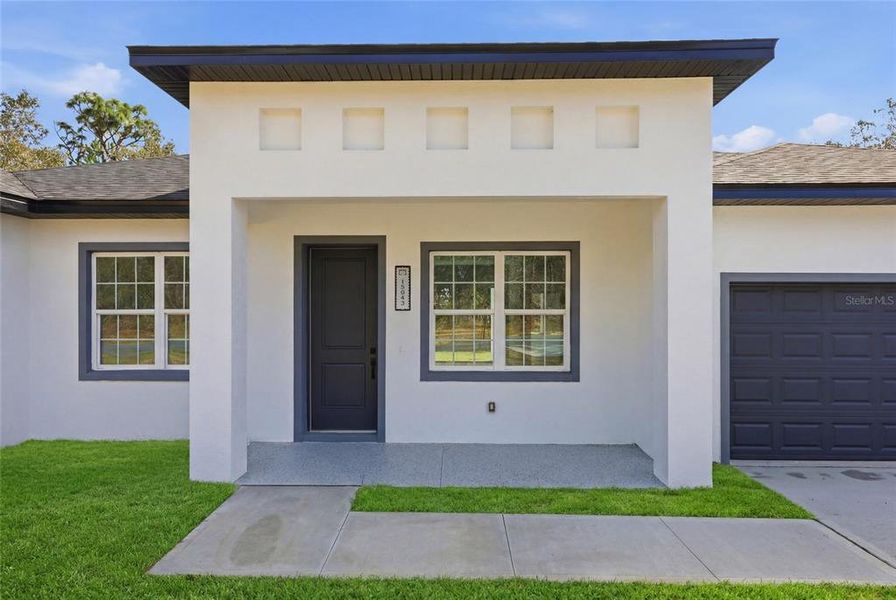 Exterior details and patio area of a home in , Ocala (Image 3).