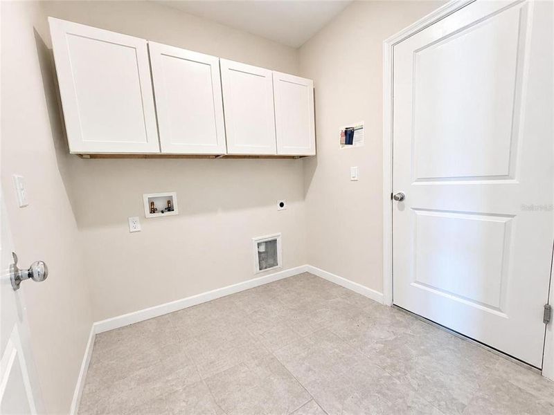 Spacious, unfurnished interior of a new home in , Kissimmee (Image 15).