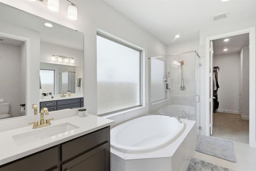 Furnished interior view inside a new home in Sweetgrass, Haslet (Image 17).