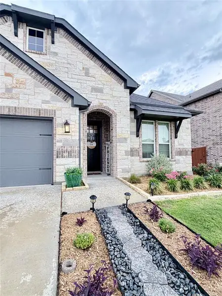 Exterior details and patio area of a home in , Haslet (Image 3).