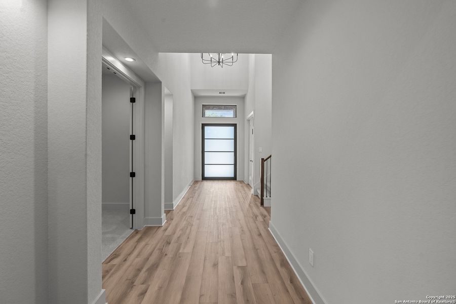 Spacious, unfurnished interior of a new home in Esperanza - 70', Boerne (Image 22). Spacious, unfurnished interior of a new home in Esperanza - 70', Boerne (Image 22).