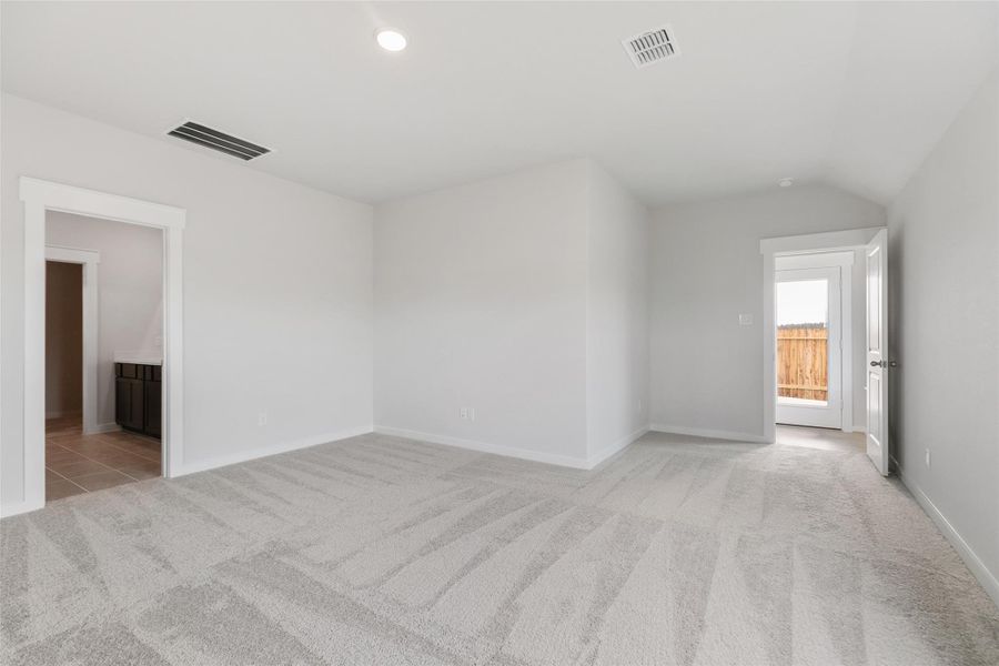 Spacious, unfurnished interior of a new home in Cielo, Conroe (Image 31). Spacious, unfurnished interior of a new home in Cielo, Conroe (Image 31).