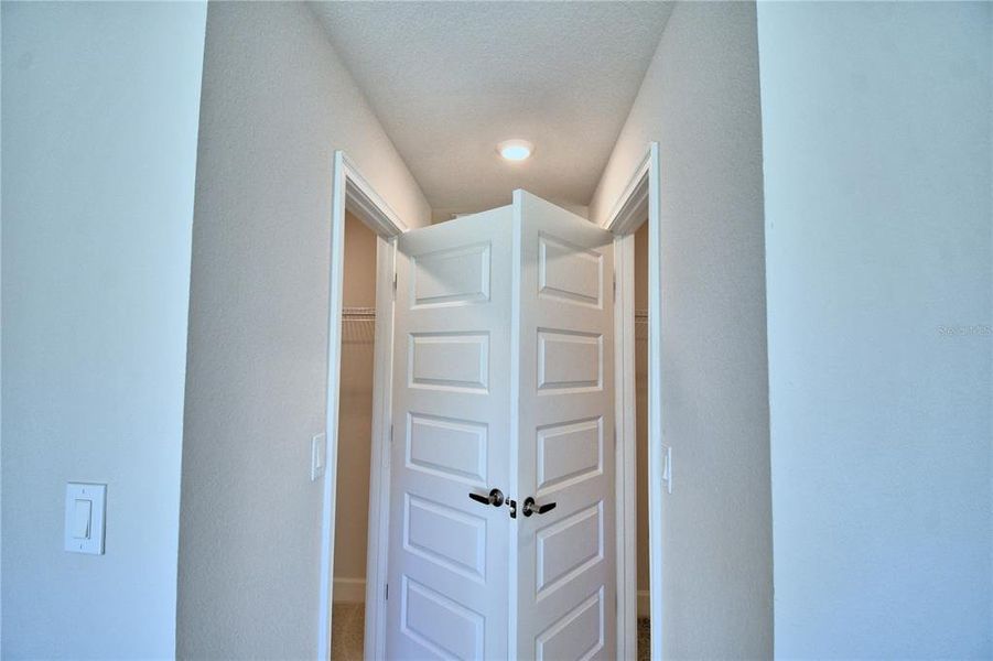 Close-up of interior finishes inside a home in , Lake Wales (Image 17).