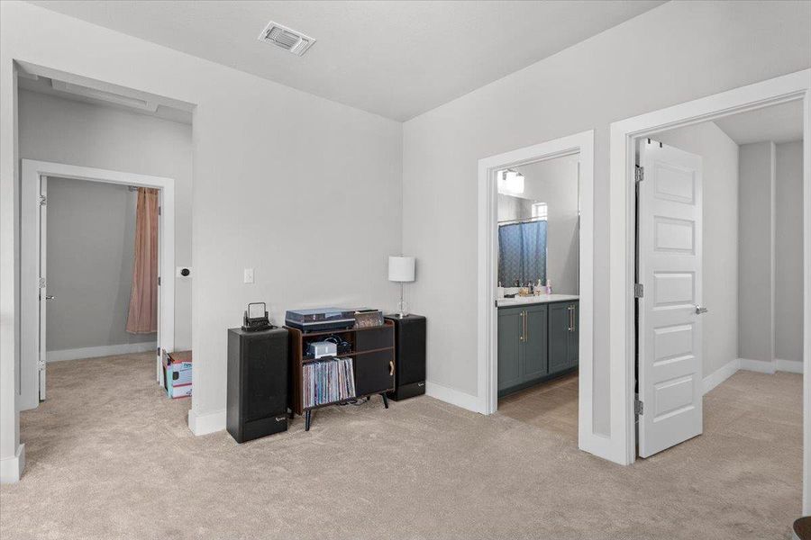 Furnished interior view inside a new home in Easton Park, Austin (Image 13). Furnished interior view inside a new home in Easton Park, Austin (Image 13).
