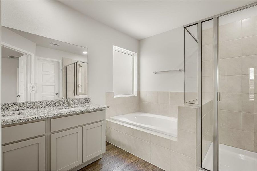 Furnished interior view inside a new home in Rocky Creek Crossing, Fort Worth (Image 6). Furnished interior view inside a new home in Rocky Creek Crossing, Fort Worth (Image 6).