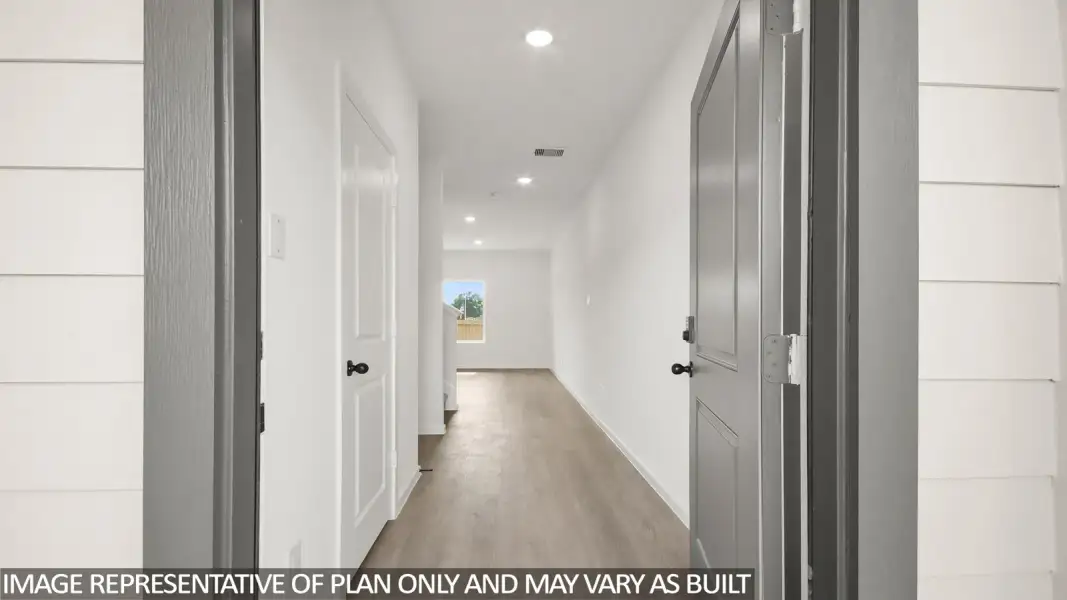 Representative unfurnished interior of a home built from the Grace by D.R. Horton in Indian Springs, Crosby (Image 10).