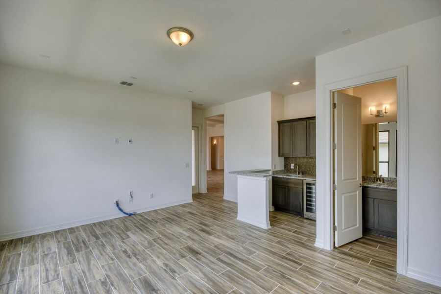 Spacious, unfurnished interior of a new home in El Sonido at Campanas, San Antonio (Image 22).