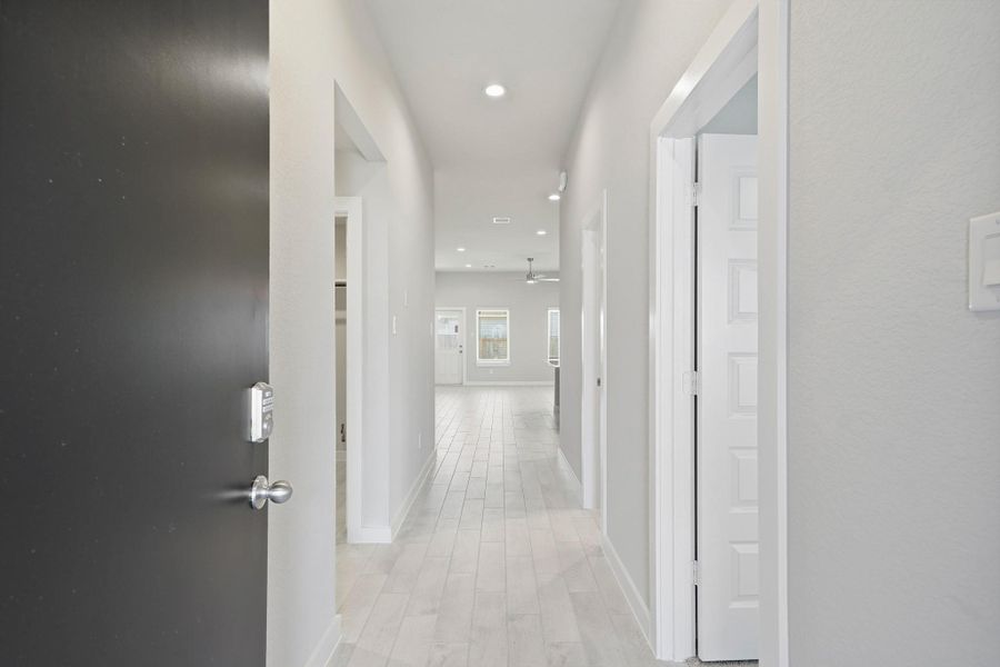 Spacious, unfurnished interior of a new home in Beacon Hill, Waller (Image 11). Spacious, unfurnished interior of a new home in Beacon Hill, Waller (Image 11).