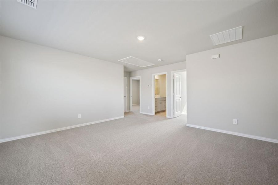 Spacious, unfurnished interior of a new home in Eastridge - Spring Series, McKinney (Image 25). Spacious, unfurnished interior of a new home in Eastridge - Spring Series, McKinney (Image 25).