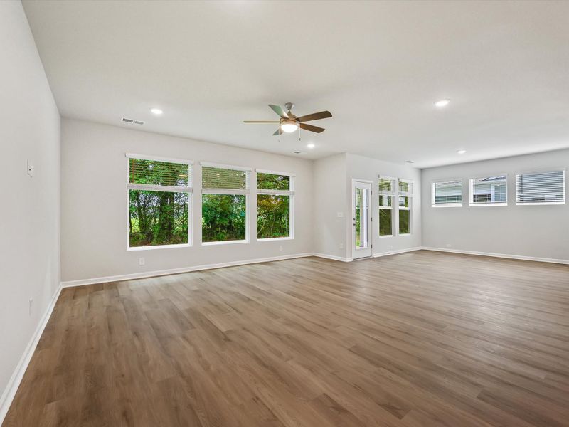 The Hemingway - Family Room