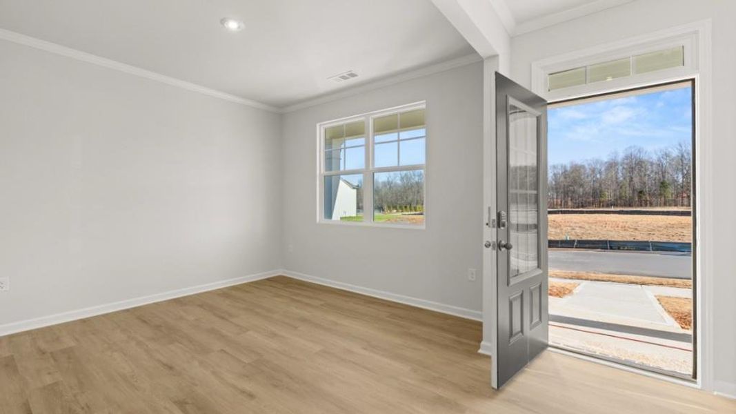 Spacious, unfurnished interior of a new home in Braselton Village, Braselton (Image 15).