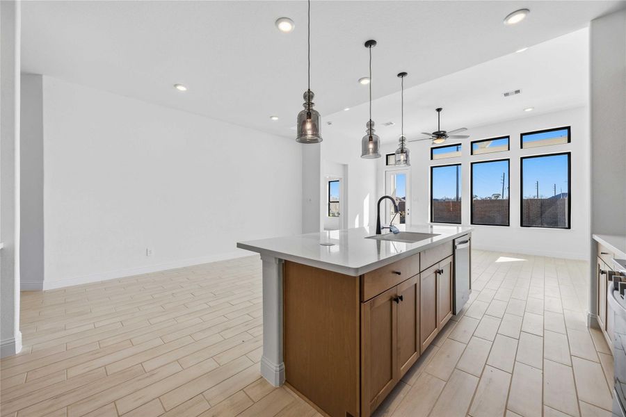Furnished interior view inside a new home in Sienna, Missouri City (Image 6).