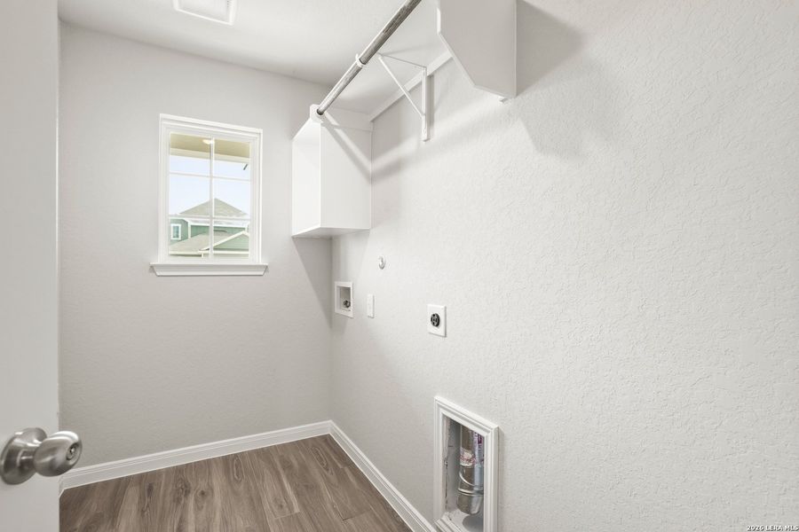 Spacious, unfurnished interior of a new home in Hickory Ridge, Elmendorf (Image 22).