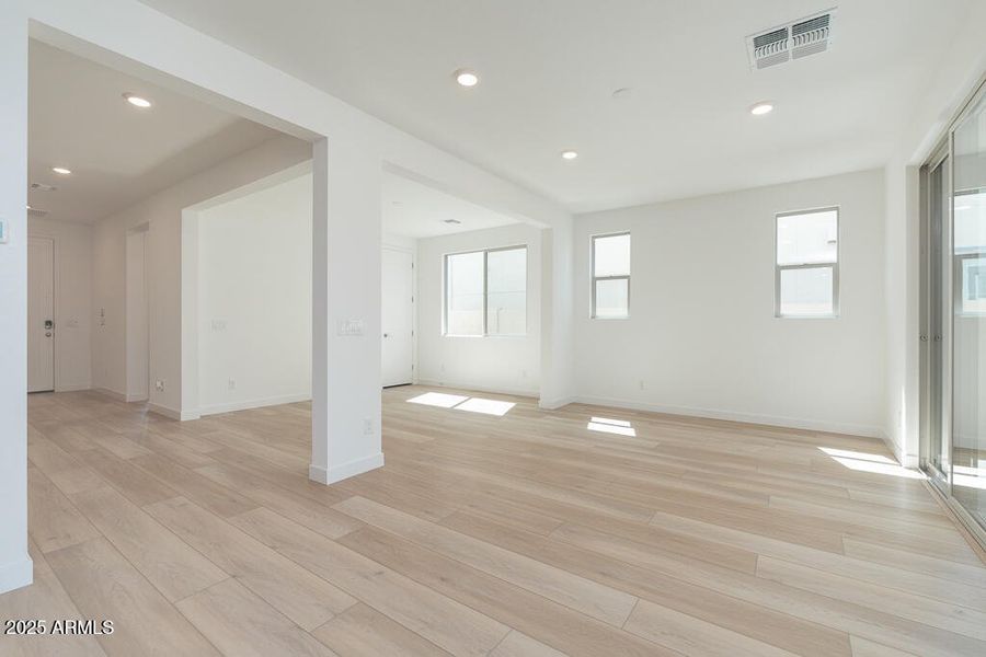 Tri Pointe Waterston Central 296 - Dinin