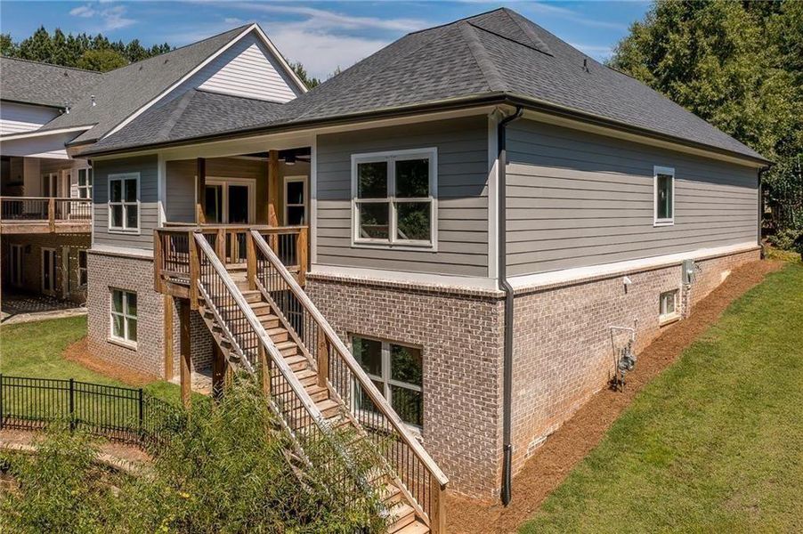 Exterior details and patio area of a home in , Gainesville (Image 25).