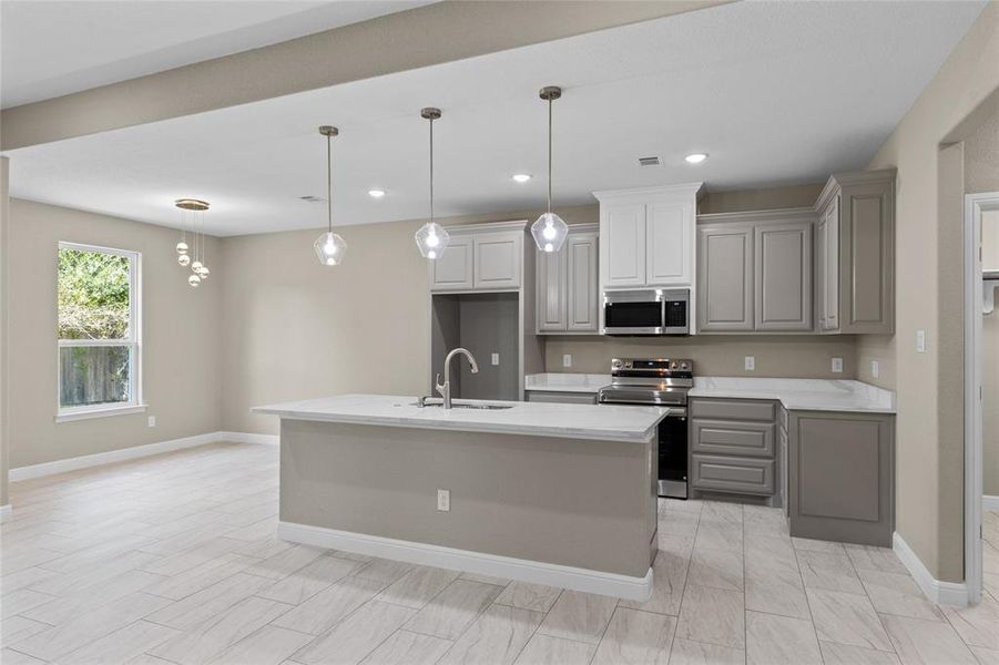 Furnished interior view inside a new home in , Cleburne (Image 11).