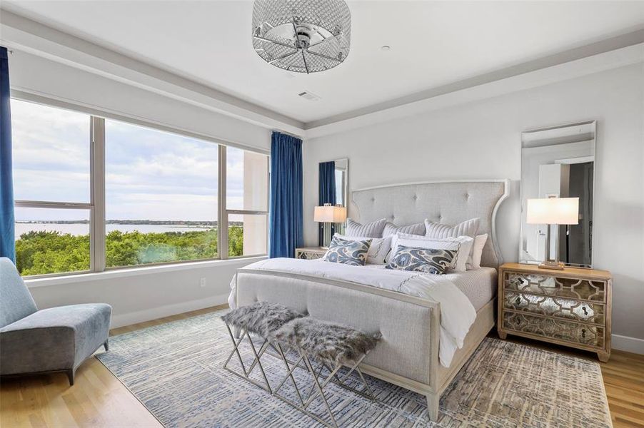 Furnished interior view inside a new home in , Farmers Branch (Image 12).