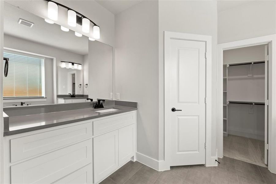 17. 429 Curtiss - Bath