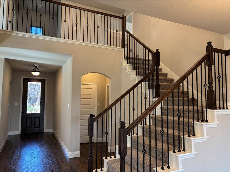 Spacious, unfurnished interior of a new home in , Waxahachie (Image 8).