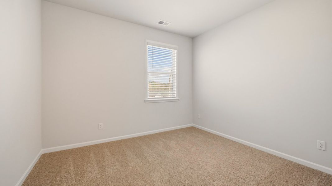 Spacious, unfurnished interior of a new home in Poplar Preserve, Newnan (Image 23).