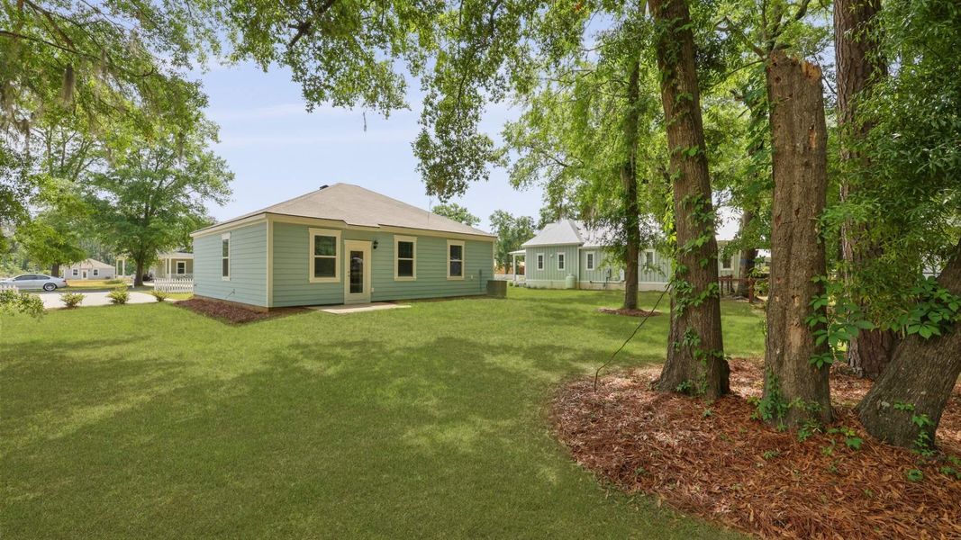 Exterior details and patio area of a home in North Shore, Summerton (Image 23).