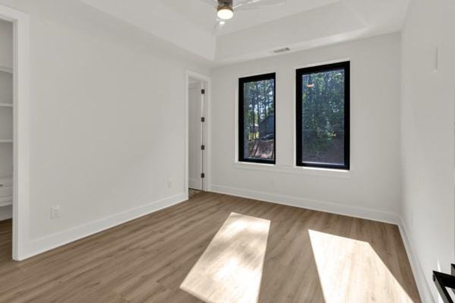 Spacious, unfurnished interior of a new home in , Atlanta (Image 79).