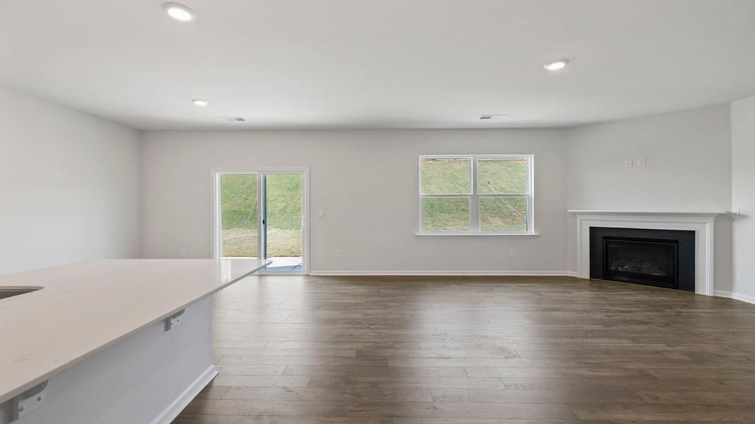 Spacious, unfurnished interior of a new home in Hunters Ridge, Woodruff (Image 18).