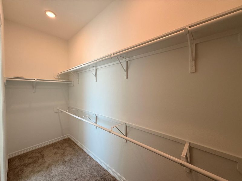 Spacious, unfurnished interior of a new home in Wildrye, Waller (Image 9).