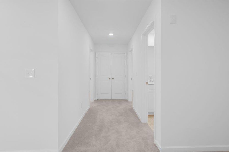 Spacious, unfurnished interior of a new home in Falls Creek, Flowery Branch (Image 24).