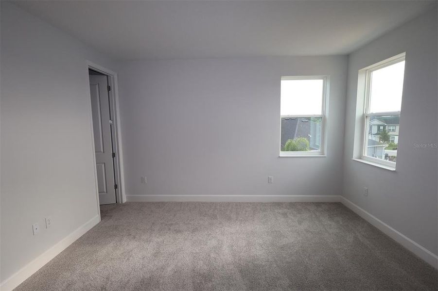 Spacious, unfurnished interior of a new home in Emerson Pointe, Apopka (Image 18).