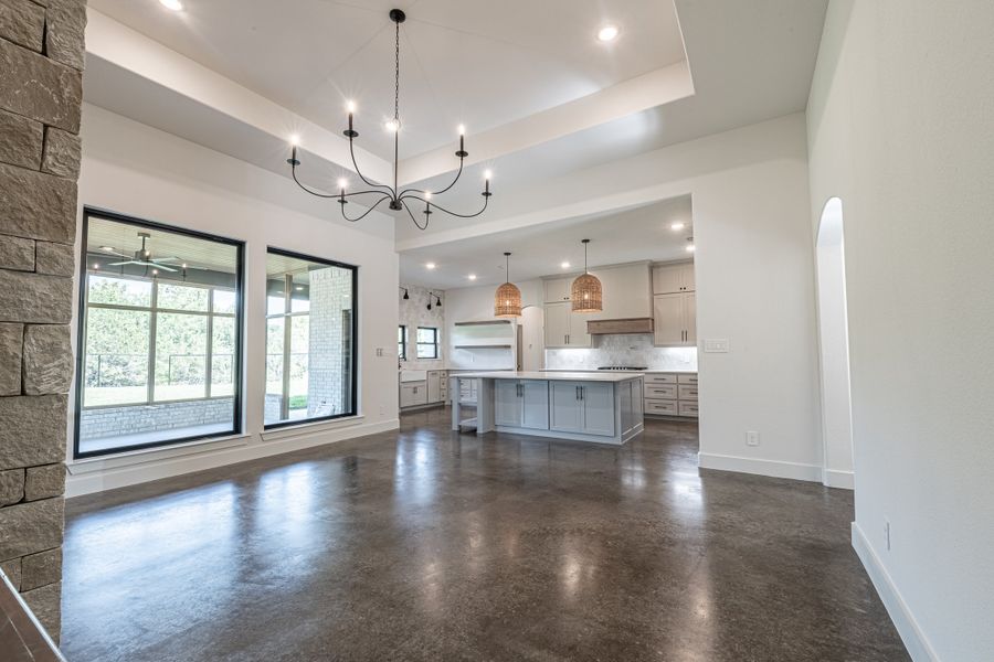 Spacious, unfurnished interior of a new home in Eagles Bluff, Weatherford (Image 24).